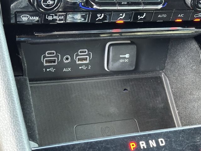 Used 2022 White Jeep Summit image 19