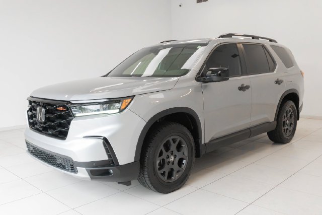 Used 2025 Silver Honda TrailSport image 33