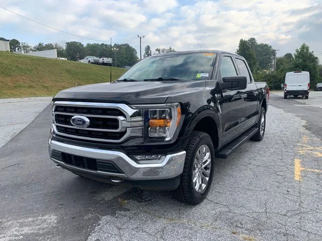 Used 2021 Agate Black Metallic Ford XLT image 4