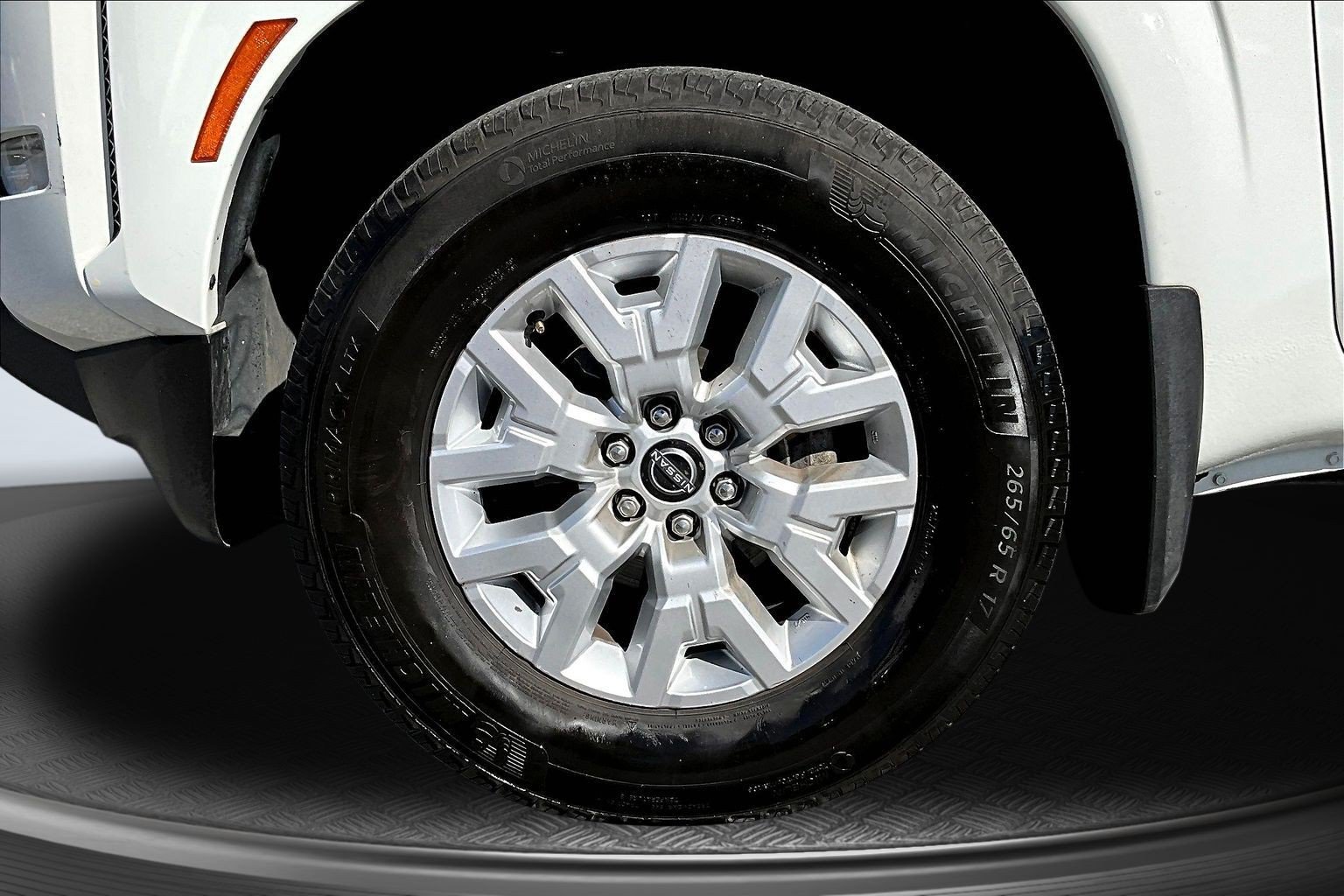 Used 2024 White Nissan SV image 29