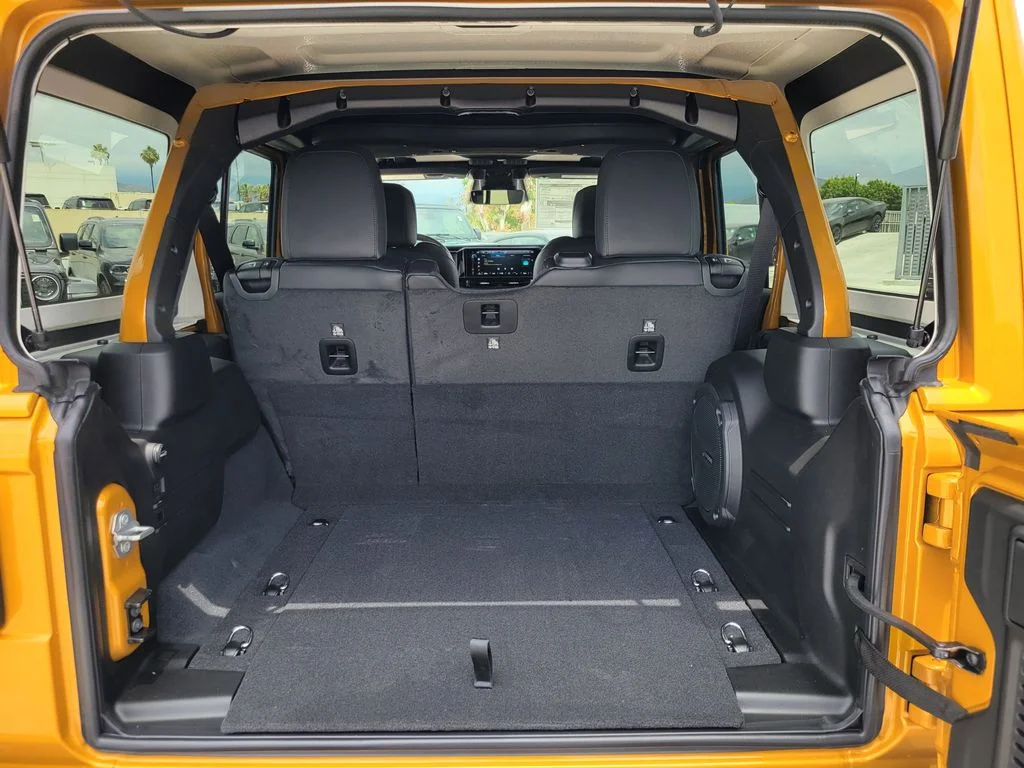 New 2026 Goldilocks Exterior Paint Jeep Sahara image 18