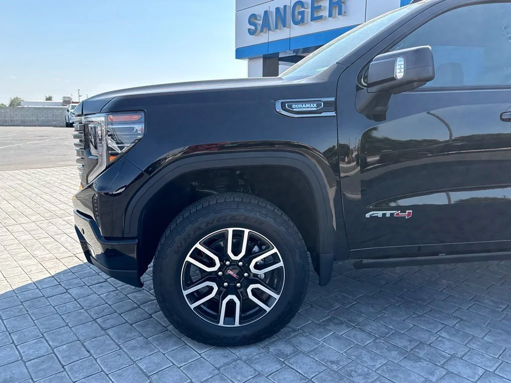 New 2026 Onyx Black GMC AT4 image 5