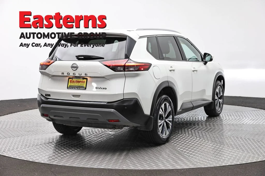 Used 2023 White Nissan SV image 5