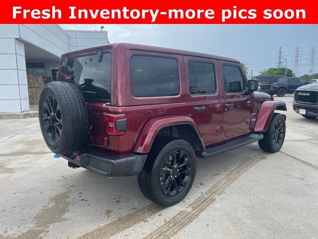 Used 2022 Snazzberry Pearlcoat Jeep Unlimited Sahara image 3