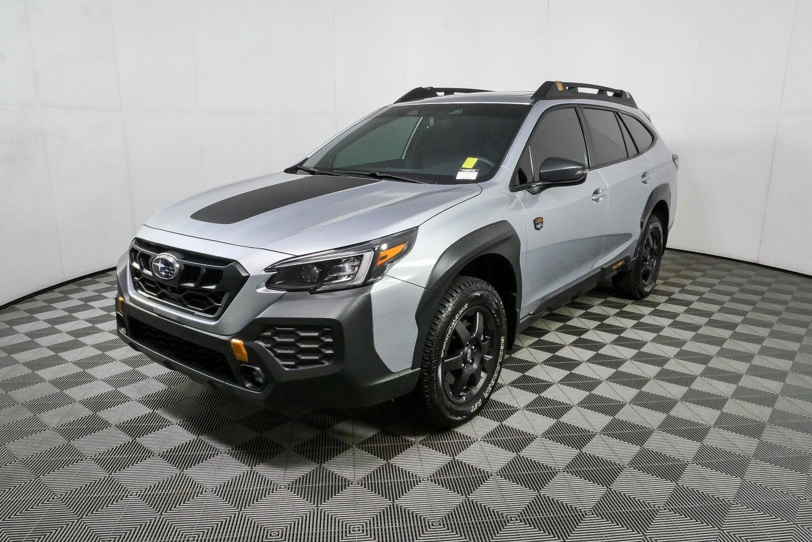 Used 2025 Ice Silver Metallic Subaru Wilderness image 10