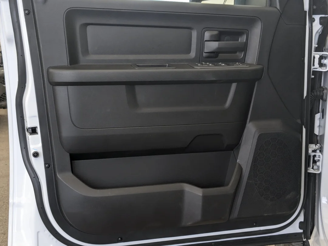 New 2026 White RAM Tradesman - - 6.7L Cummins Diesel - 5th Wheel Prep - 12 Uconnect Nav - Tow Mirrors & More! image 12