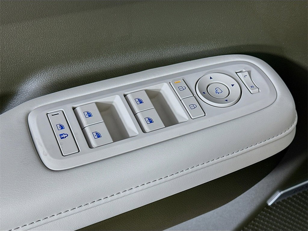 Used 2025 Gray Hyundai Calligraphy image 16
