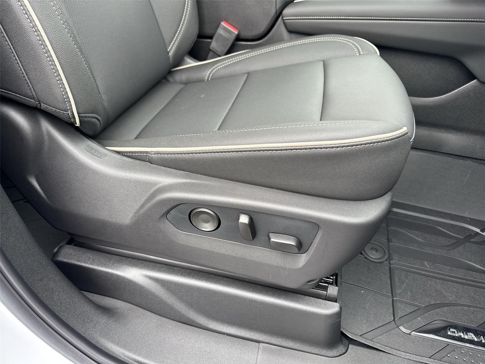 2026 Chevrolet Tahoe Premier - Photo 35