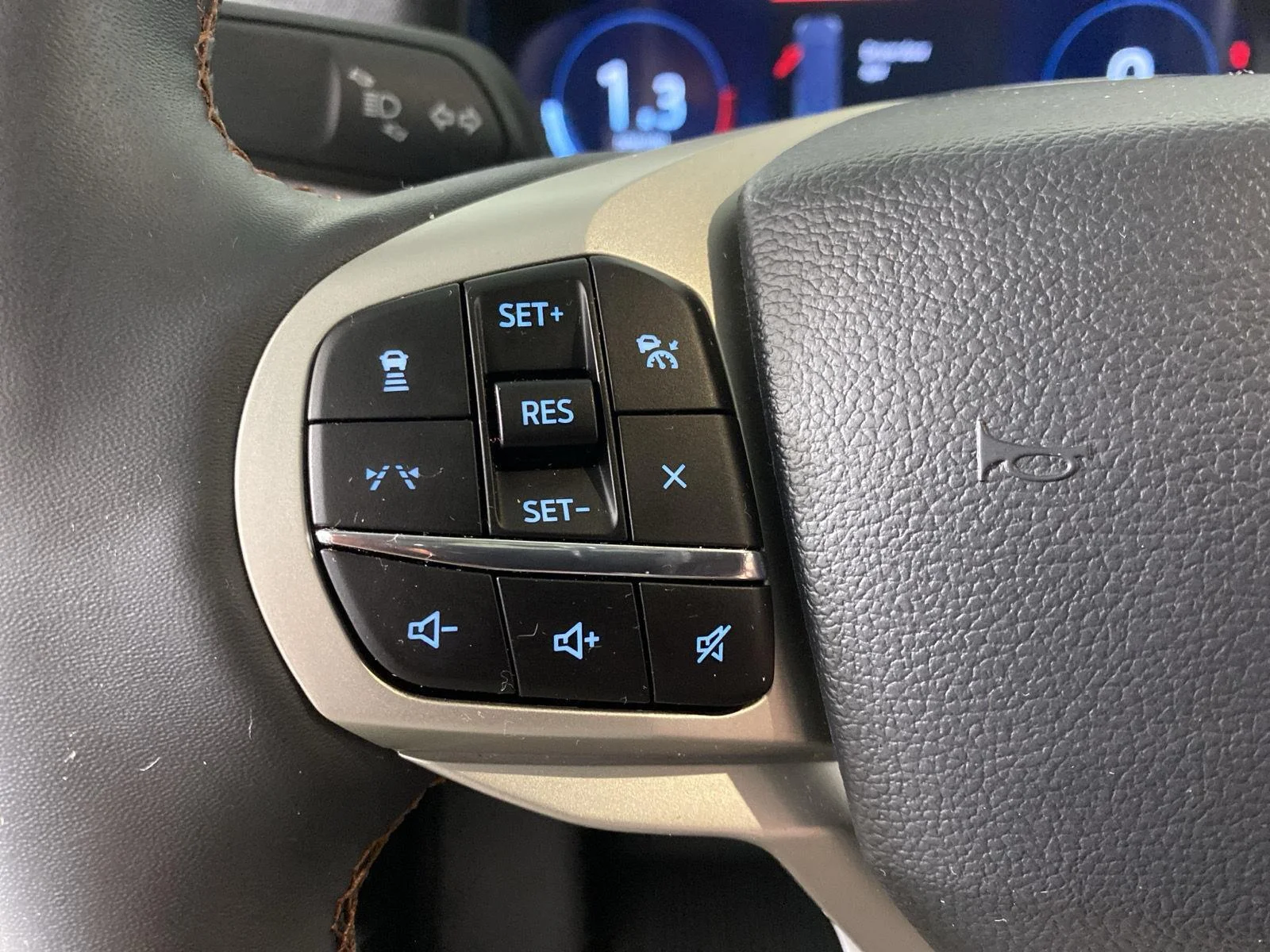 New 2026 Carbonized Gray Metallic Ford Active image 15