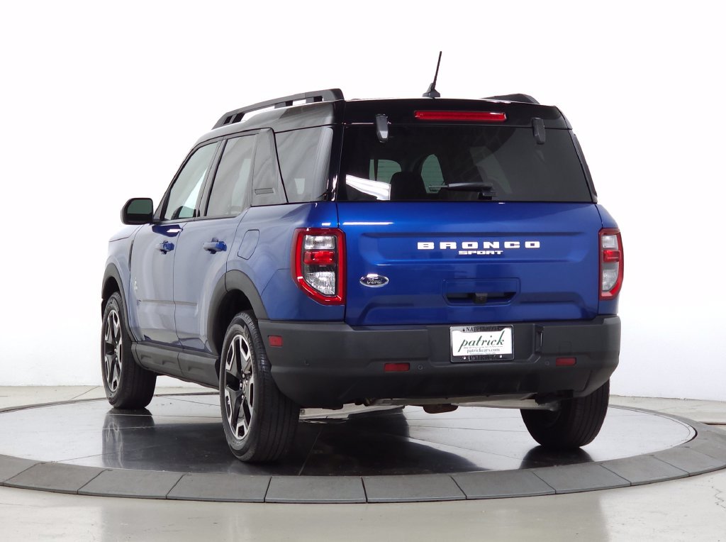 Used 2023 Blue Ford Outer Banks image 3