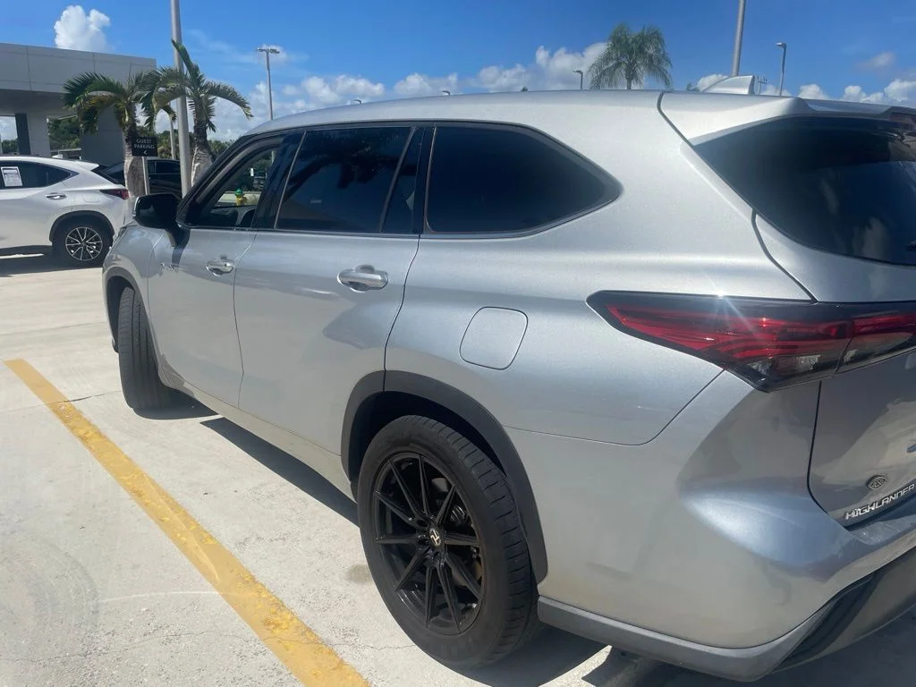 Used 2020 Celestial Silver Metallic Toyota LE image 5