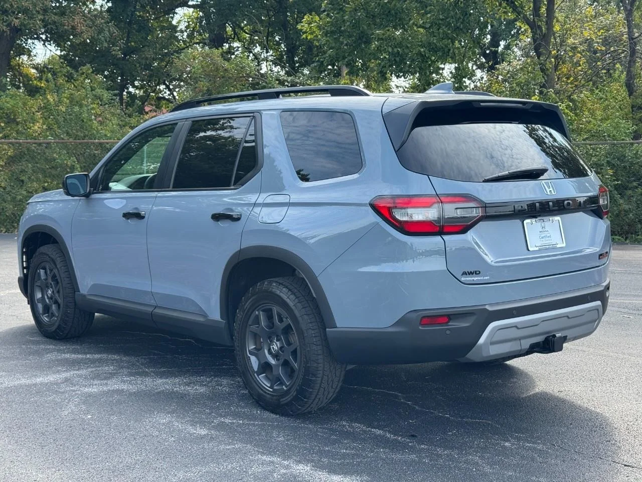 Certified Used 2025 Sonic Gray Pearl Honda TrailSport image 8