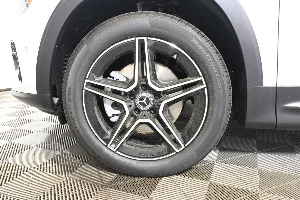 Used 2026 Polar White Mercedes-Benz GLB 250 image 12