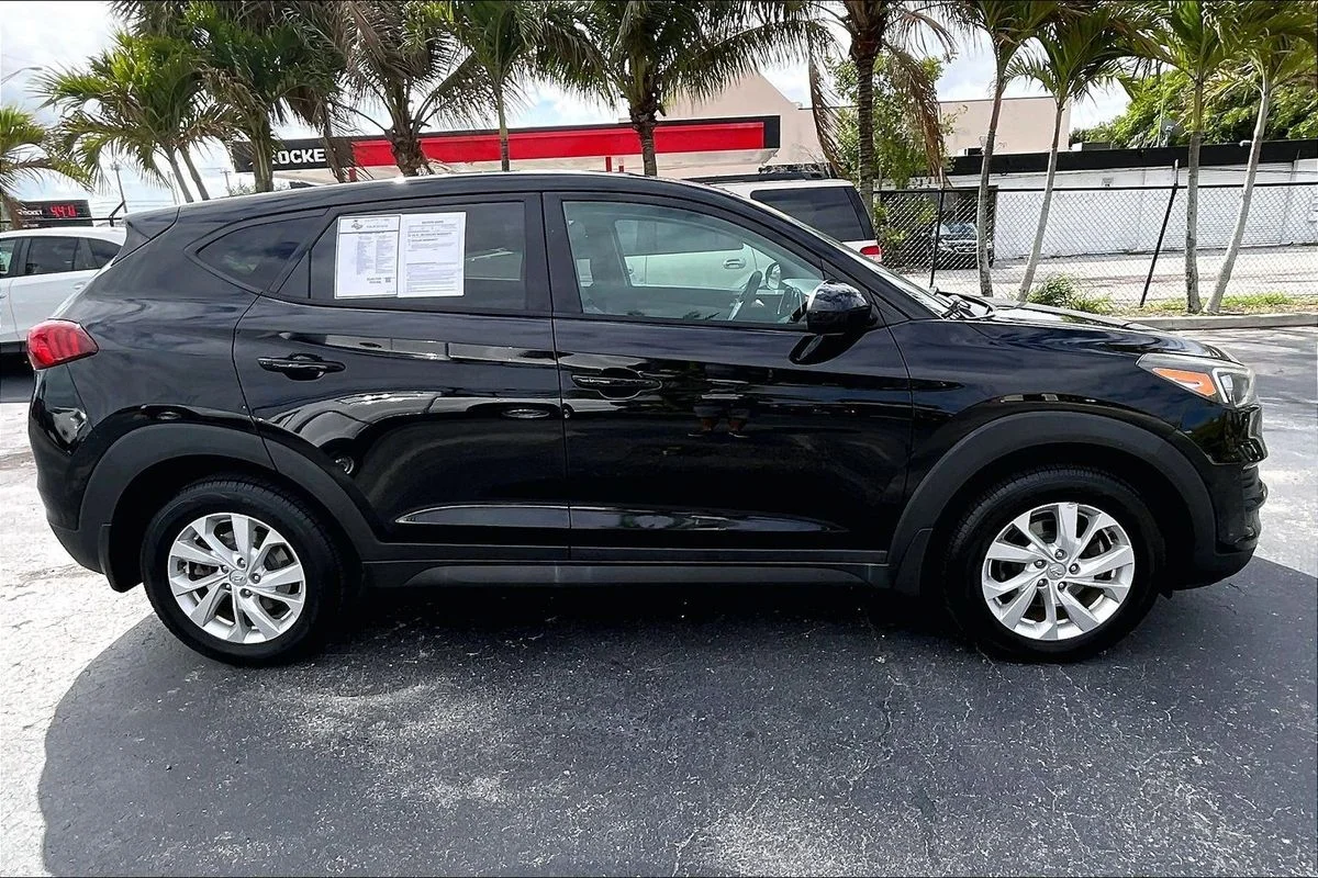 Used 2020  Hyundai SE image 31
