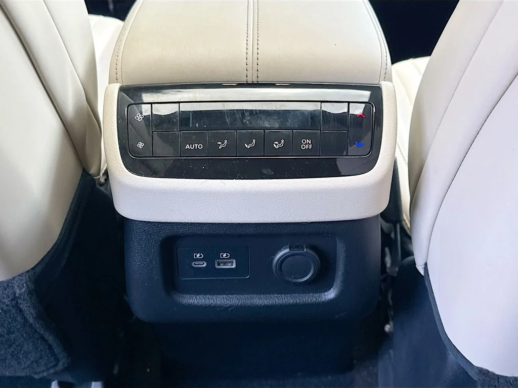 Used 2023 Gray INFINITI LUXE image 27