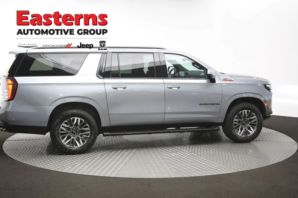 Used 2025 Gray Chevrolet Z71 image 46