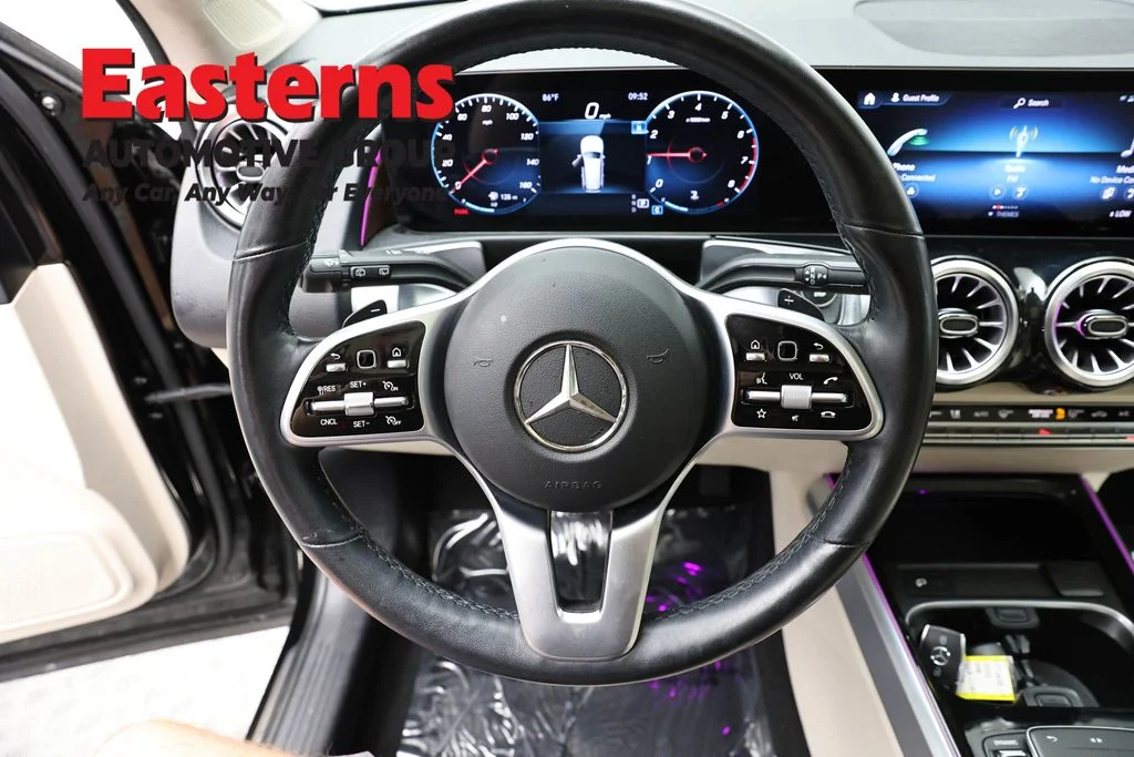 Used 2022 Black Mercedes-Benz GLB 250 image 10