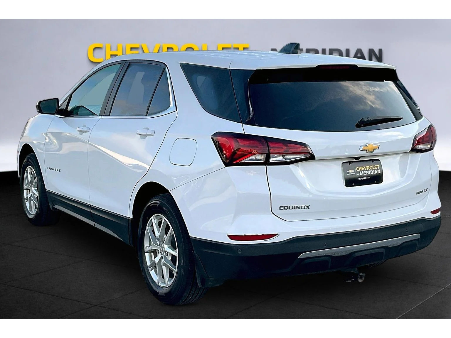 Used 2023 SUMMIT WHITE Chevrolet LT image 2