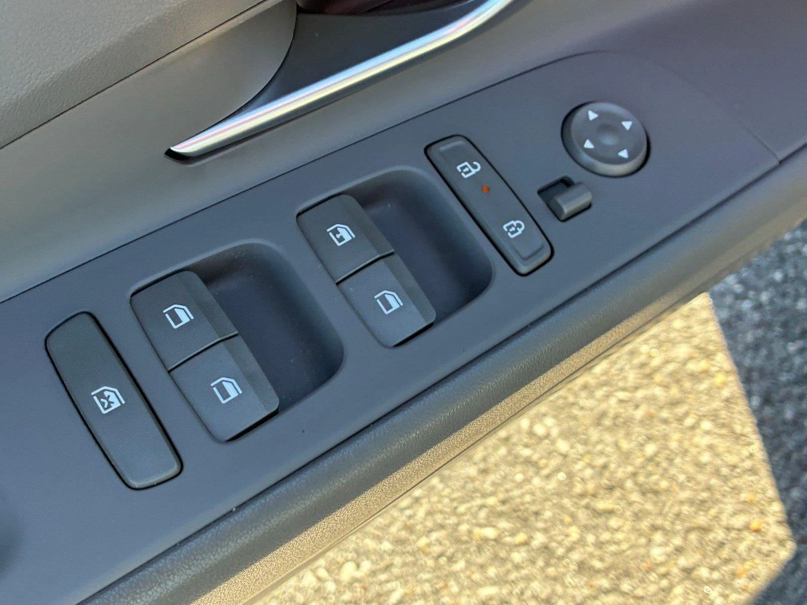 Used 2024 Ecotronic Gray Hyundai SE image 11
