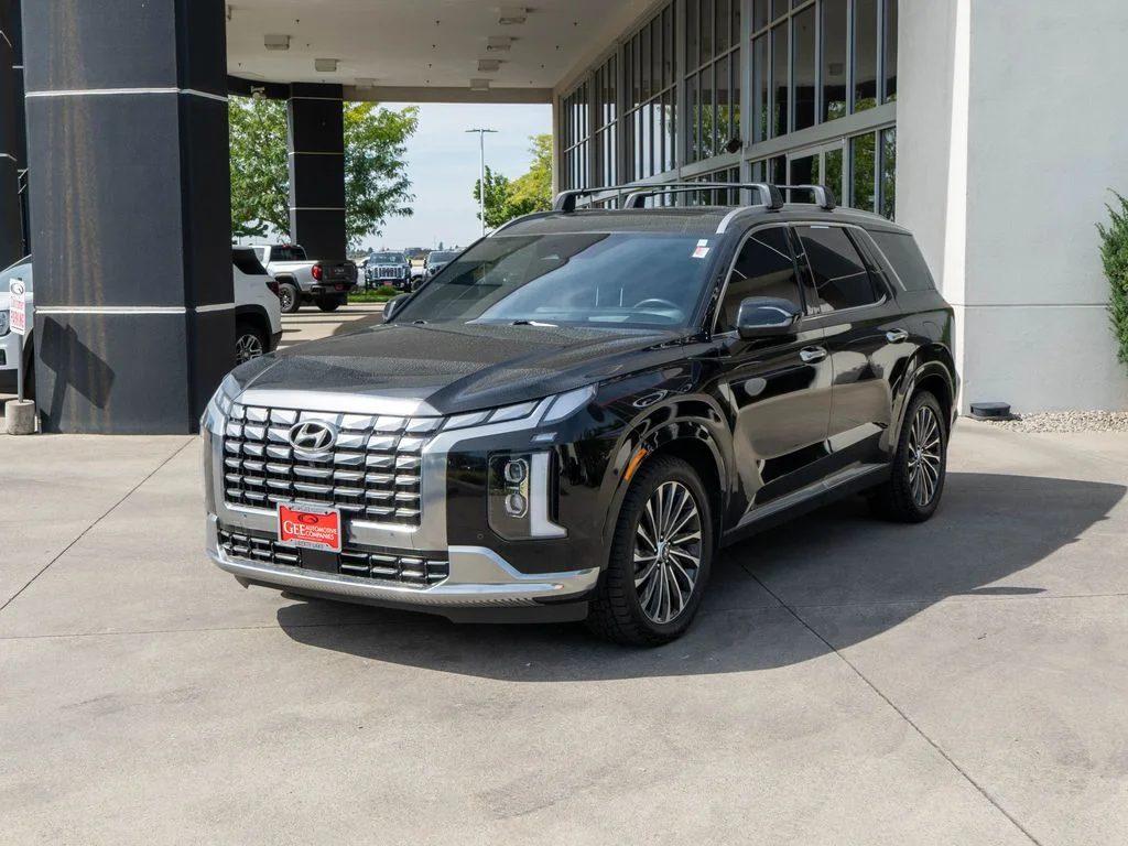 Used 2023 Black Hyundai Calligraphy image 3