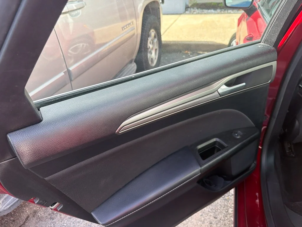 Used 2018 Red Ford SE image 8