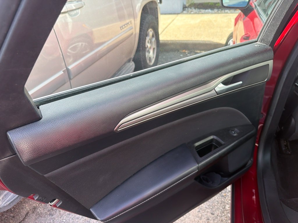 Used 2018 Red Ford SE image 8