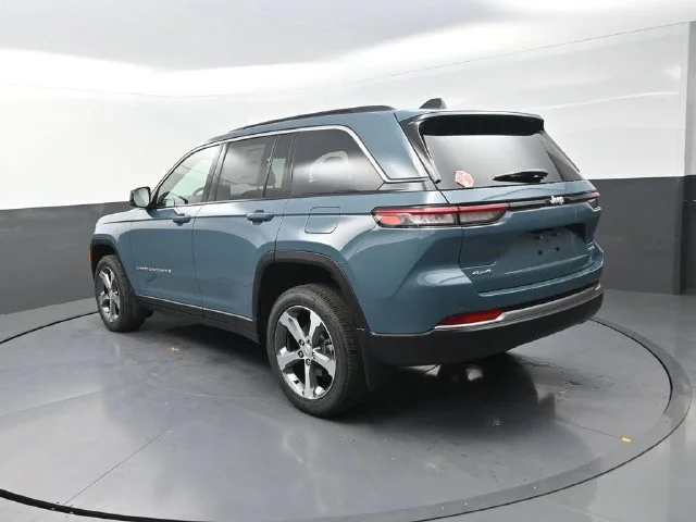 New 2026 Steel Blue Exterior Paint Jeep Limited image 6