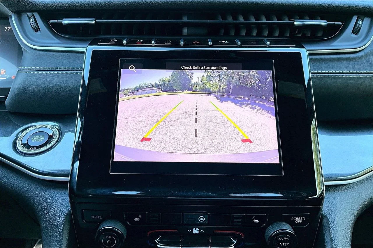 Used 2021 Gray Jeep Altitude image 13