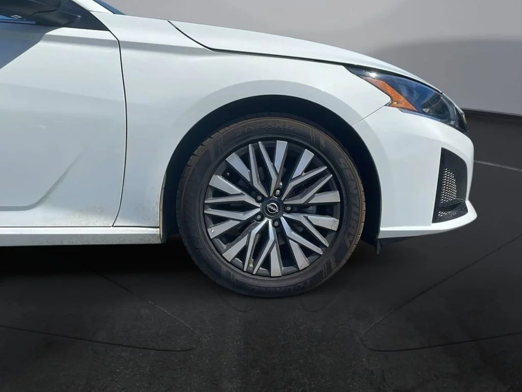 2025 Nissan Altima SV - Photo 26