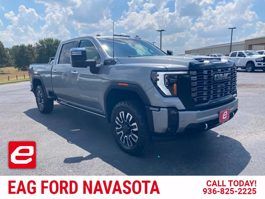 Used 2025 Silver GMC Denali Ultimate image 1