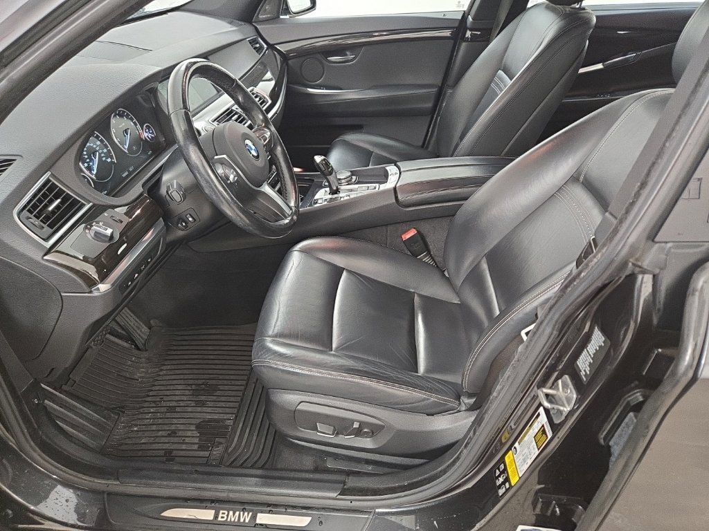 Used 2017 Dark Graphite BMW 535i xDrive Gran Turismo image 22