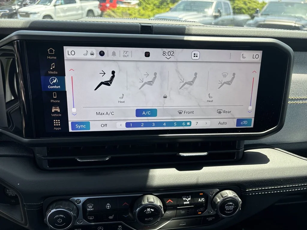2025 Jeep Wrangler 4-Door Sahara - Photo 25