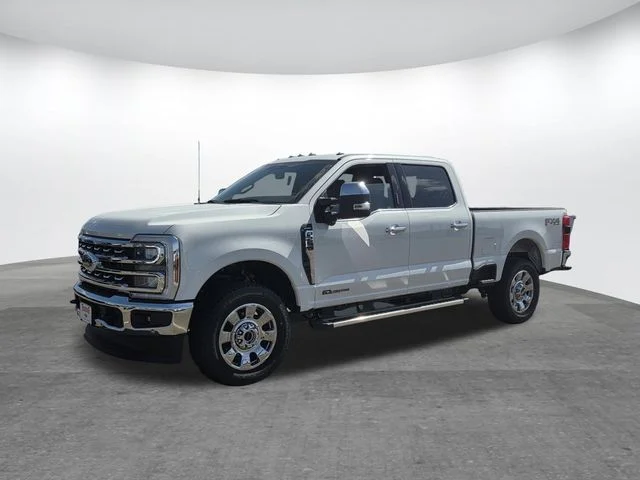 New 2026 Star White Metallic Tri-Coat Ford F-250® Lariat® image 4