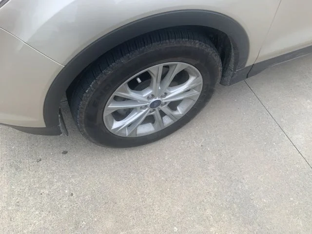 Used 2018 Gold Ford SEL image 6