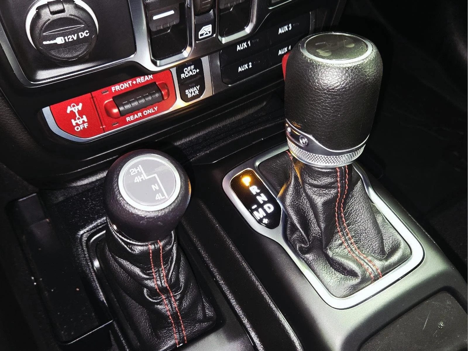 Used 2023 High Velocity Clearcoat Jeep Rubicon image 29