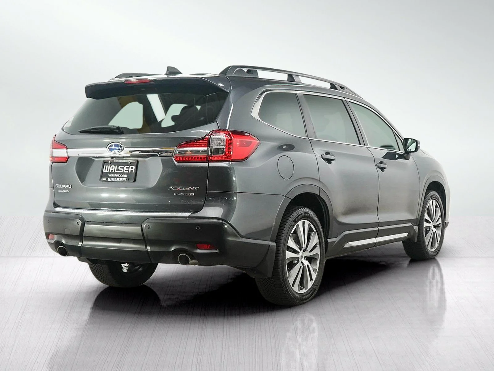 Used 2020 Magnetite Gray Metallic Subaru Limited image 6