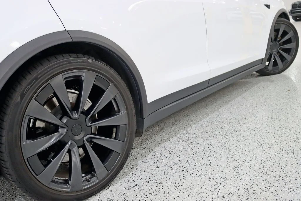 Used 2022  Tesla Plaid image 12