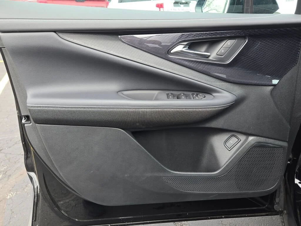 2025 Chevrolet Blazer EV LT - Photo 20