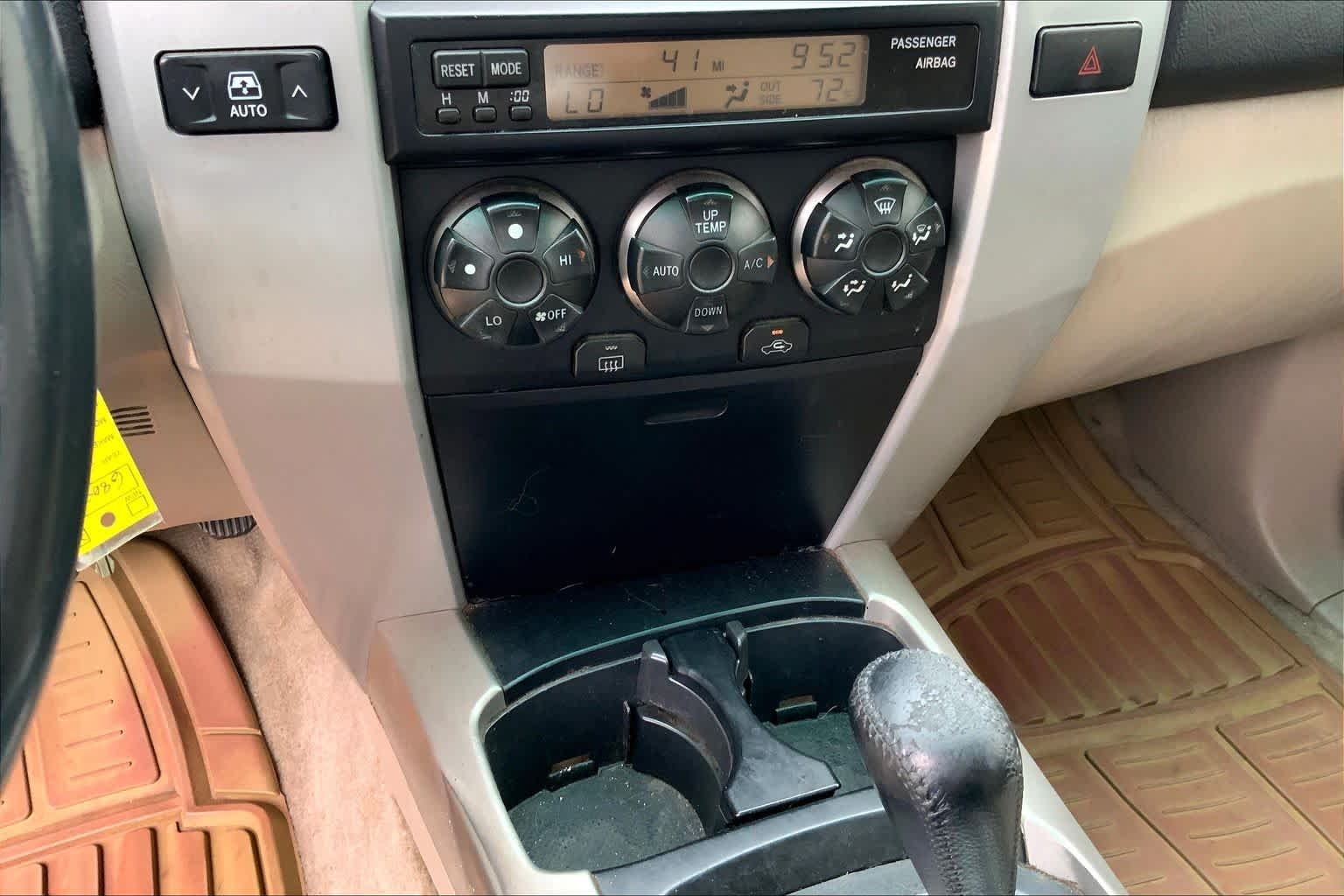 Used 2006 Natural White Toyota SR5 image 30
