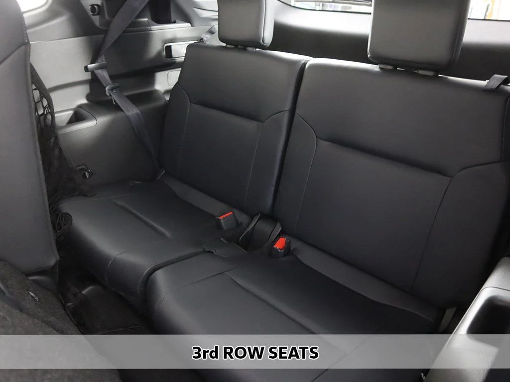 Used 2024 Red Mitsubishi SE image 8