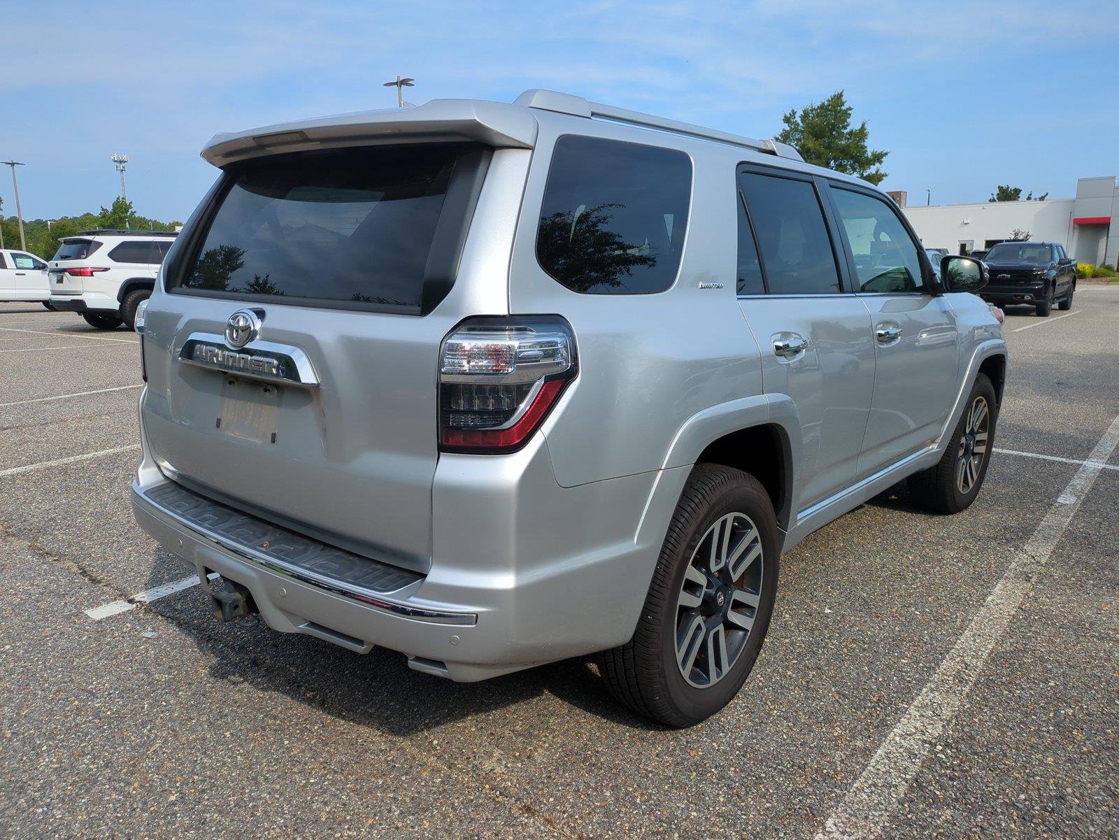Used 2018 Classic Silver Metallic Toyota Limited image 4