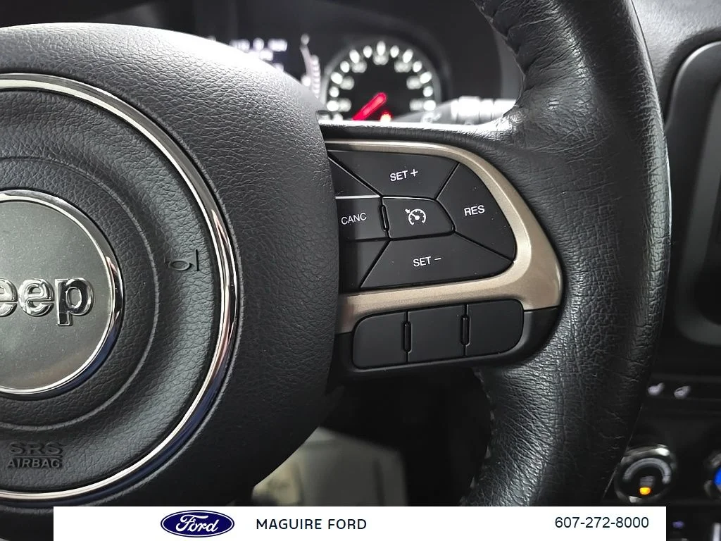 Used 2017 White Jeep Latitude image 23