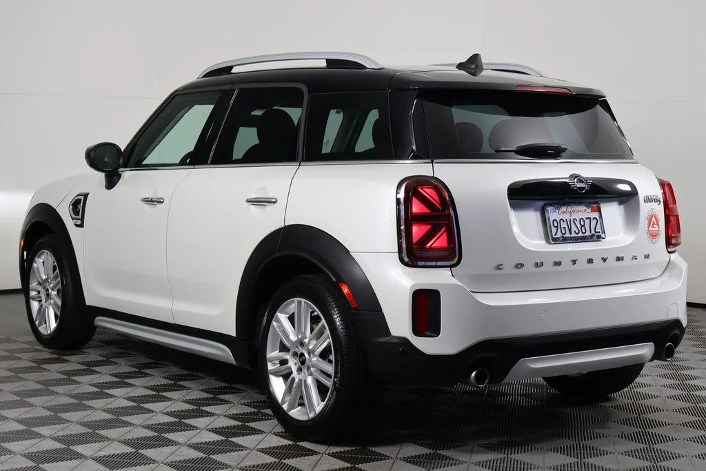 Certified Used 2024 White Metallic MINI Signature image 6