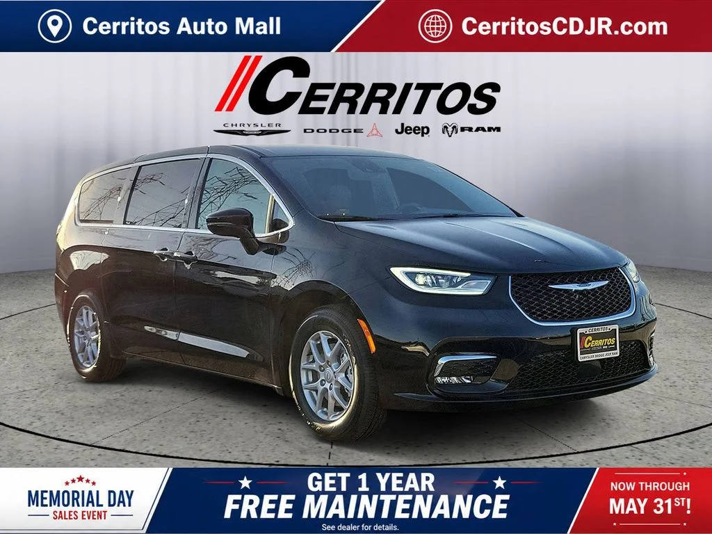 2026 Chrysler Pacifica Select's photo