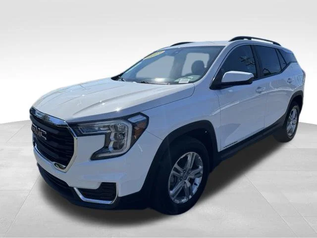 Used 2023 White GMC SLE image 3