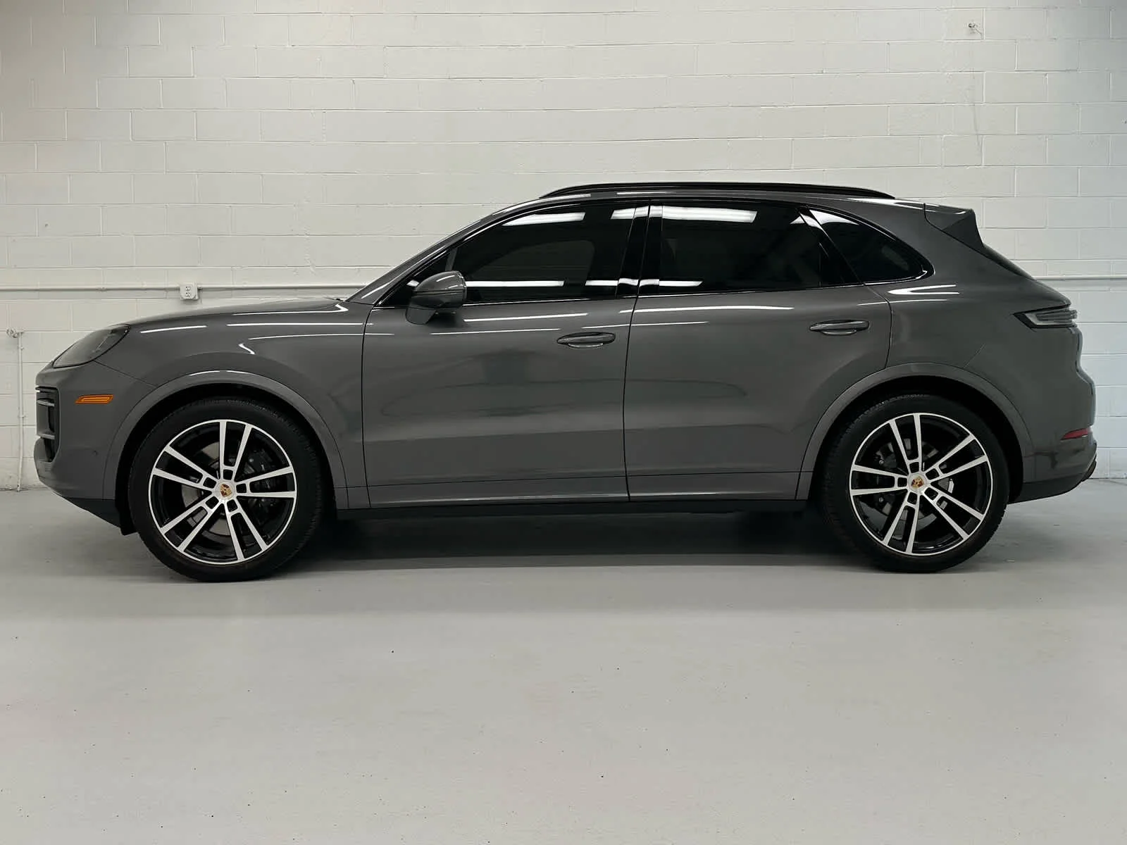 Used 2025 Quartzite Grey Metallic Porsche S image 3