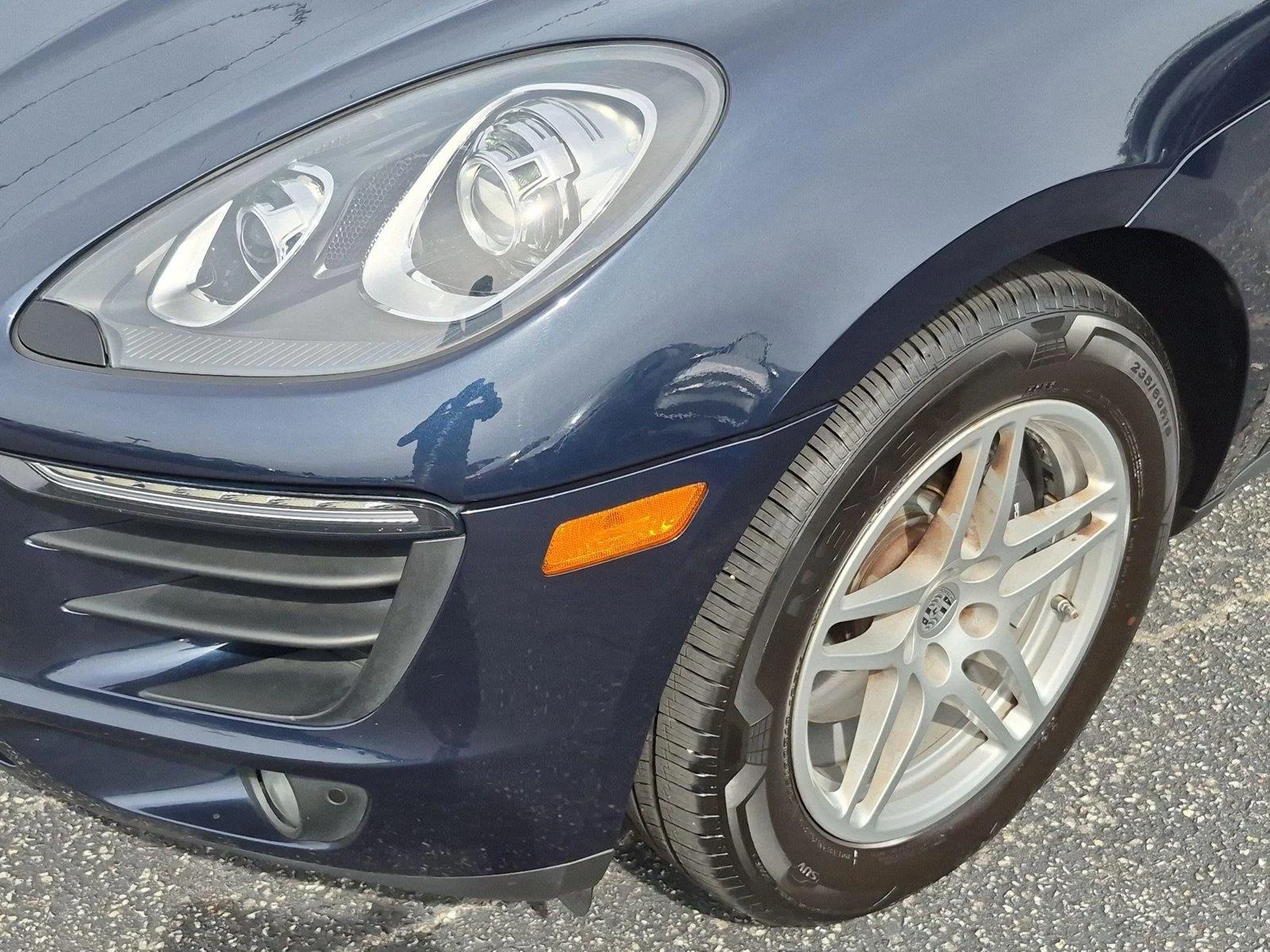 Used 2018 Night Blue Metallic Porsche  image 9
