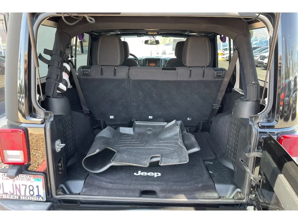 Used 2017 Black Clearcoat Jeep Sahara image 17