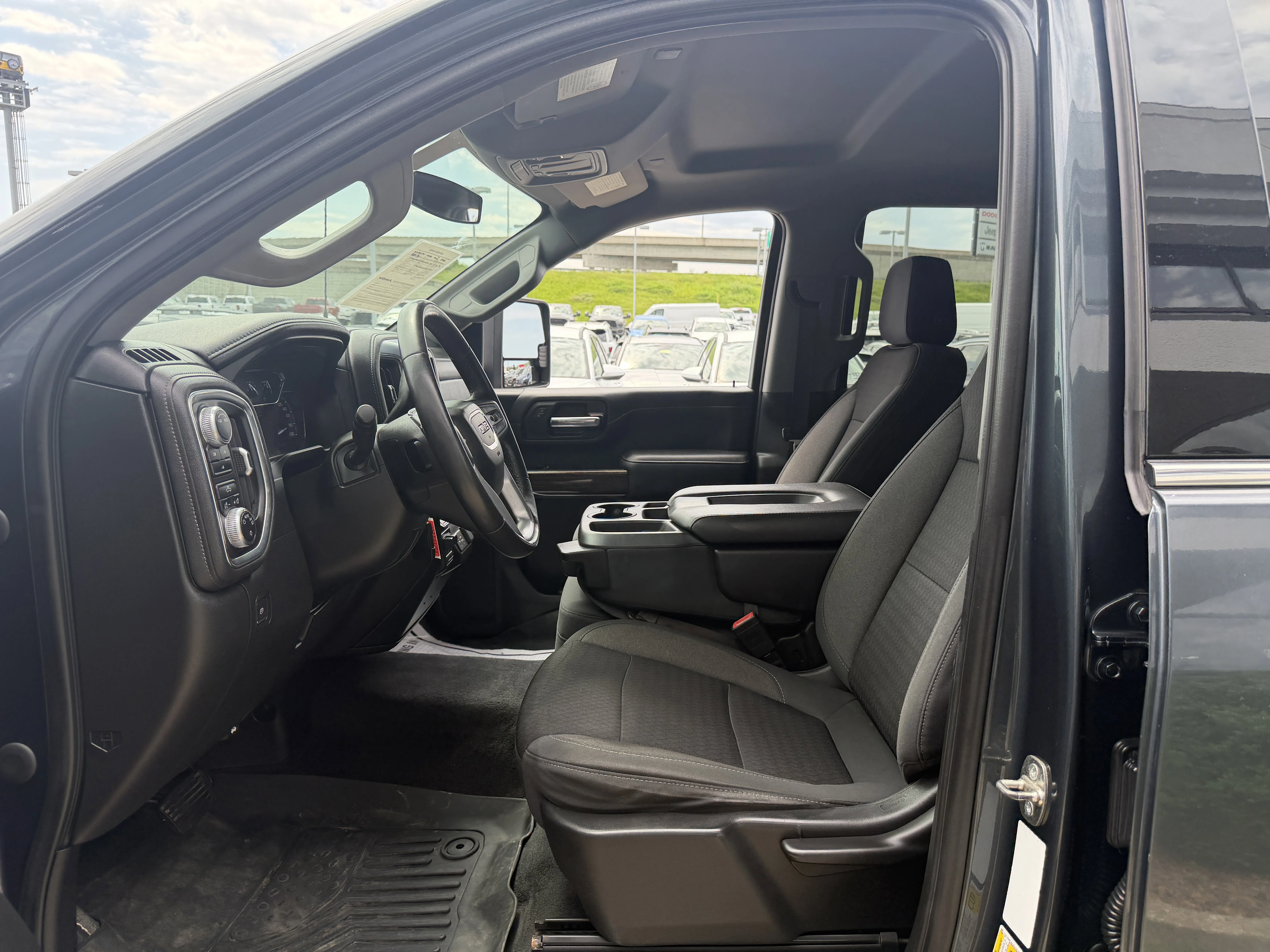 Used 2020 Dark Sky Metallic GMC SLE image 28