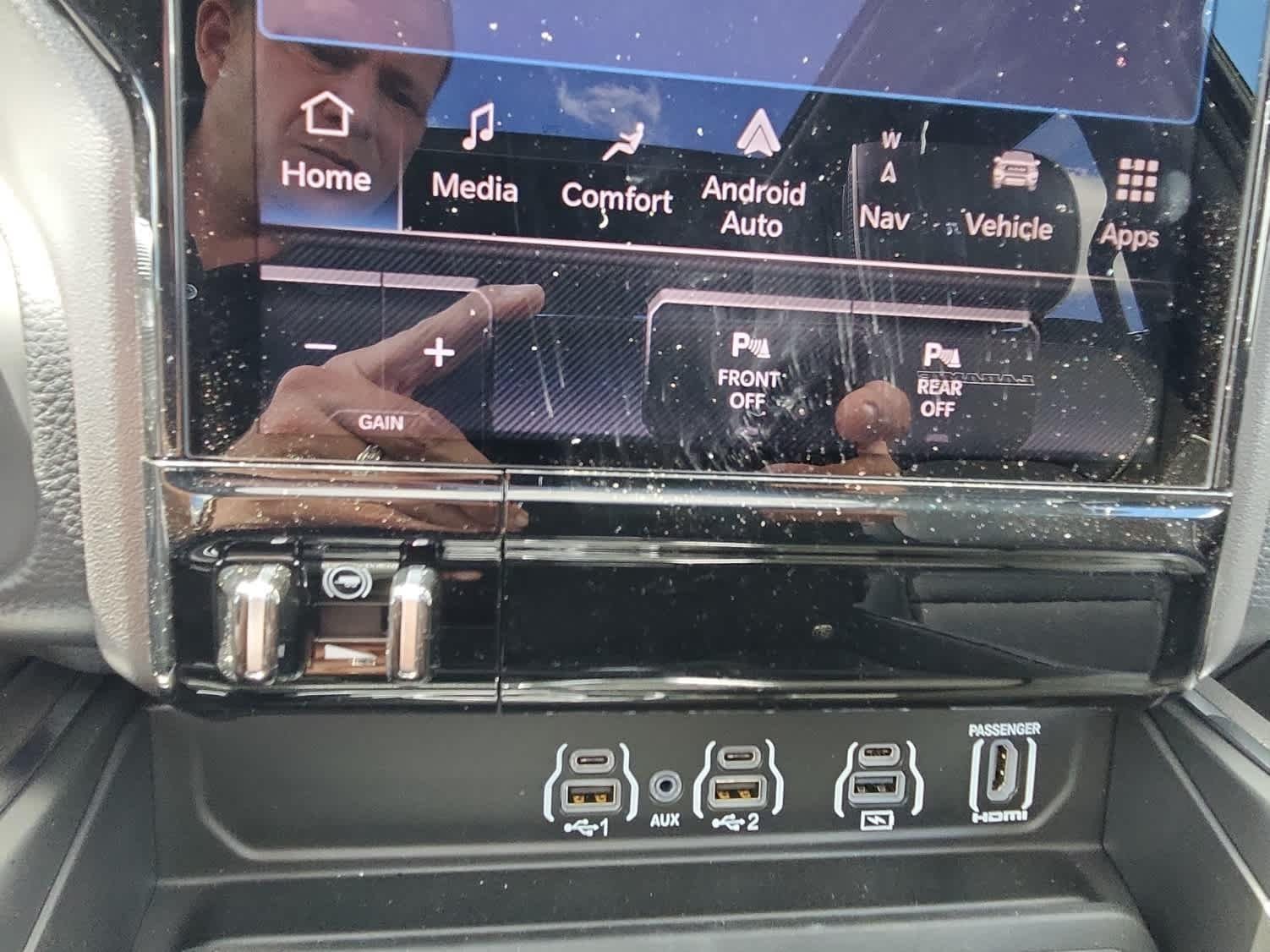 New 2026 Granite Crystal Metallic Clearcoat Ram Laramie image 19